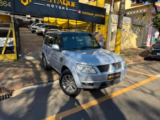 MITSUBISHI PAJERO TR4 2.0 4X2 16V 140CV FLEX 4P MANUAL MITSUBISHI PAJERO TR4 2.0 4X2 16V 140CV FLEX 4P MANUAL